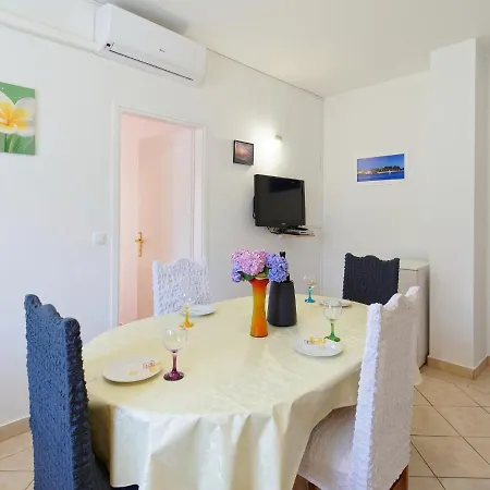 Guest house Marta By Rent Istria Novigrad (Istria)