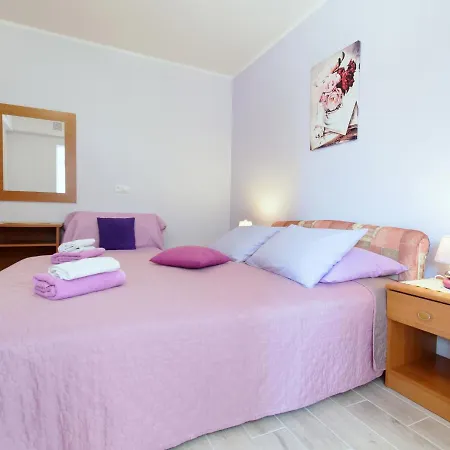 Guest house Marta By Rent Istria Novigrad (Istria)