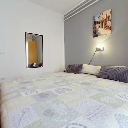 Guest house Marta By Rent Istria Novigrad (Istria)