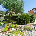Marta By Rent Istria Pensionat 3*