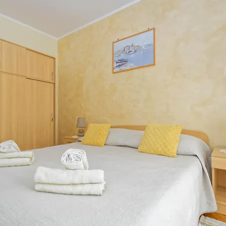 Pensión Marta By Rent Istria 3*